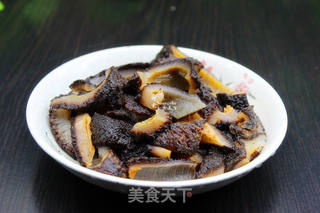 麻油爆炒红极参的做法步骤:2