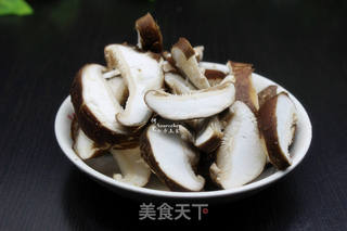 麻油爆炒红极参的做法步骤:3