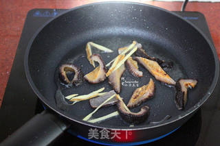 麻油爆炒红极参的做法步骤:6