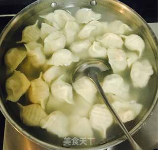 白菜羊肉水饺的做法步骤:11