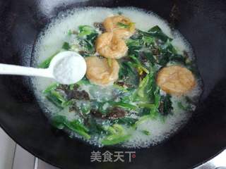 油面筋粉丝菠菜汤的做法步骤：10