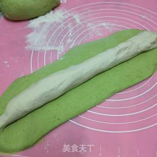 双色生煎包的做法步骤:8