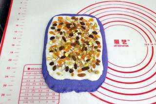 全麦坚果麻薯欧包的做法步骤:14