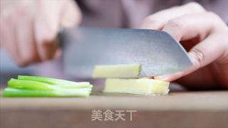 虫草花蒸乳鸽的做法步骤:3