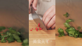 金蒜蒸牡蛎的做法步骤:3