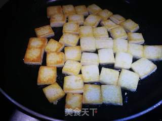 茄汁虾仁豆腐焖饭的做法步骤:7