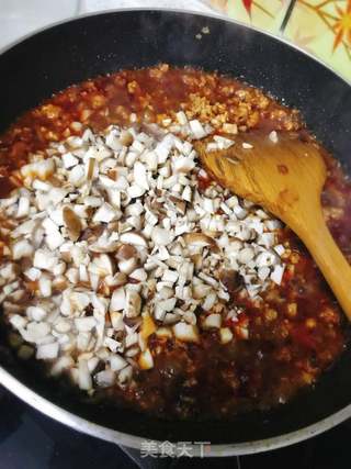 香辣香菇肉酱的做法步骤：7