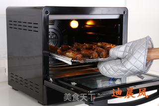蜜汁烤排骨的做法步骤:7