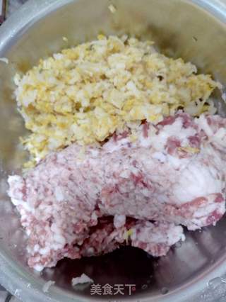 御寒美食-猪肉酸菜水饺的做法步骤:3