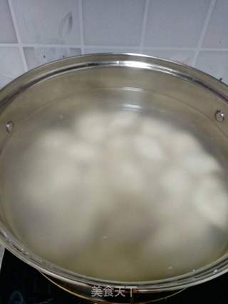 御寒美食-猪肉酸菜水饺的做法步骤:10