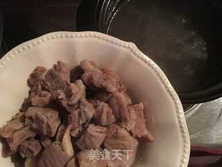 砂锅版红烧牛肉的做法步骤:2