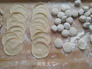白菜五花肉水饺—御寒美食的做法步骤:5