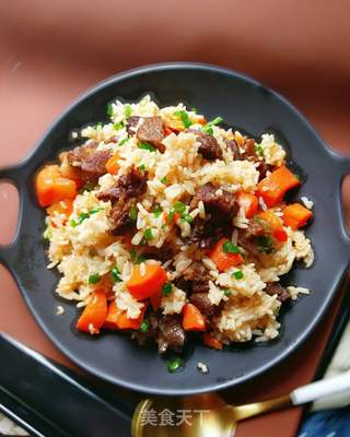 胡萝卜牛肉焖饭的做法步骤:2