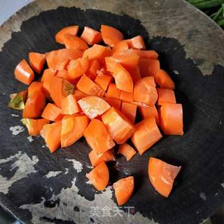 胡萝卜牛肉焖饭的做法步骤:3