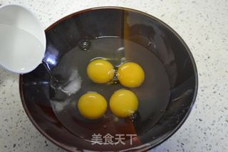 炒香米蒸蛋羹的做法步骤：4