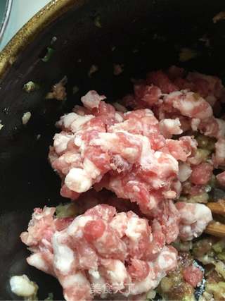 海参白菜猪肉饺子的做法步骤:2