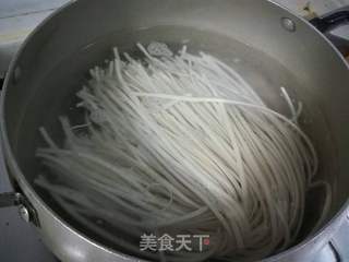 青菜鸡蛋肉丝炒面的做法步骤:8