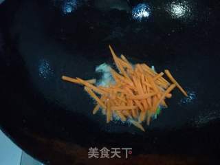 青菜鸡蛋肉丝炒面的做法步骤:11