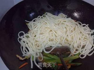 青菜鸡蛋肉丝炒面的做法步骤:15