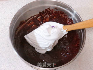 极简风。红丝绒生日蛋糕的做法步骤:8