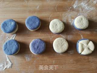 玩面系列之双色花样馒头的做法步骤:3