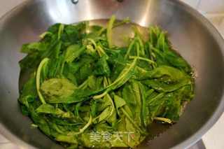 麻将菠菜拌鸡蛋的做法步骤:2
