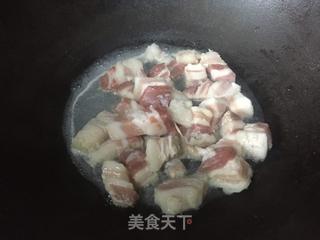鱼露红烧肉的做法步骤：2