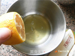 牛奶蜂蜜中空戚风 的做法步骤:6