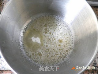 牛奶蜂蜜中空戚风 的做法步骤:7