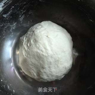 熊猫豆沙包的做法步骤:3