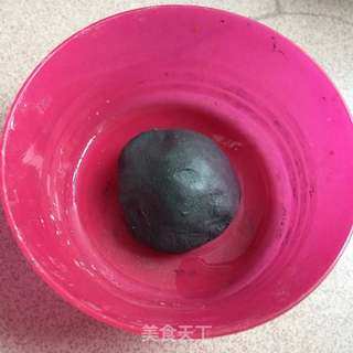 熊猫豆沙包的做法步骤:4