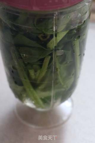 菠菜火腿肠卷饼的做法步骤:2