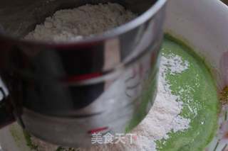 菠菜火腿肠卷饼的做法步骤:5