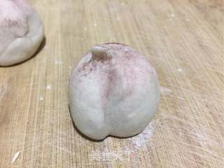 寿桃馒头的做法步骤：4