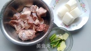 萝卜羊肉汤的做法步骤：1