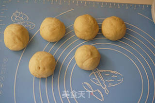 豆沙餐包的做法步骤:6