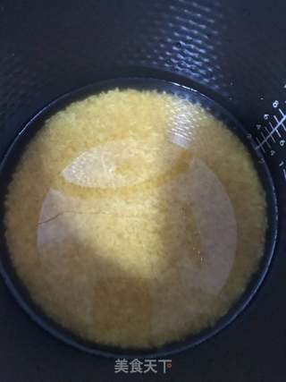 电饭煲煲仔饭的做法步骤:3
