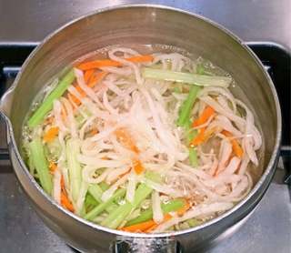 荞麦冷面的做法步骤：2
