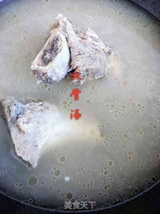 雪梨萝卜瘦肉汤的做法步骤:2