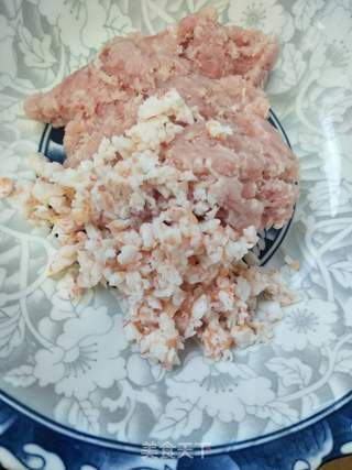 鲜虾肉丸汤的做法步骤:2