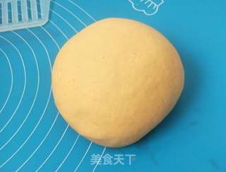 双龙戏珠花样馒头的做法步骤:2