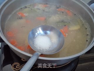 胡萝卜山药鲫鱼汤的做法步骤：10