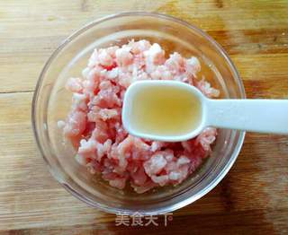五彩大拉皮的做法步骤：1