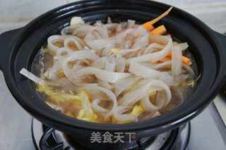 白菜猪肉炖宽粉的做法步骤:8