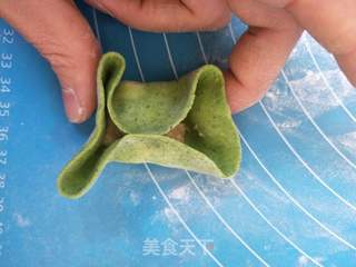 翡翠白菜鲜虾肉包子的做法步骤:6