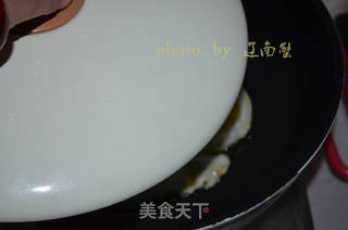 剁椒煎蛋,好抢手好下饭的做法步骤:4