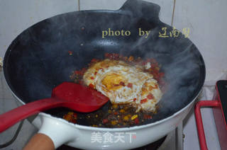 剁椒煎蛋,好抢手好下饭的做法步骤:8