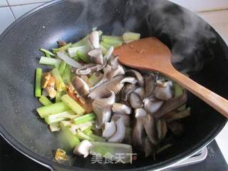 鲜香麻辣锅的做法步骤:13