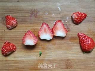 草莓新吃法——番茄辣酱草莓的做法步骤:3