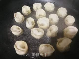 鸡蛋美食:黄金抱饺的做法步骤:3